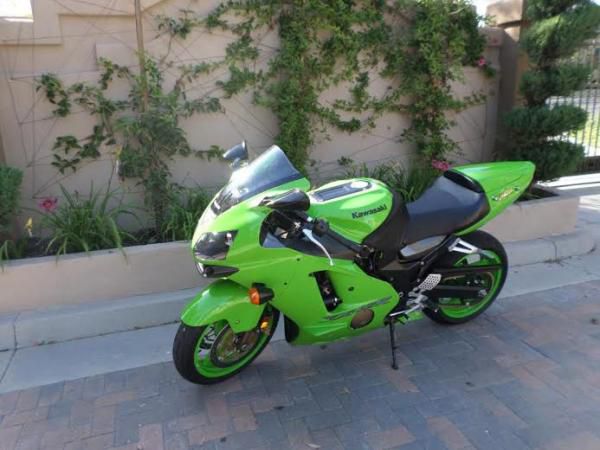 ddF2003 Kawasaki ZX12R