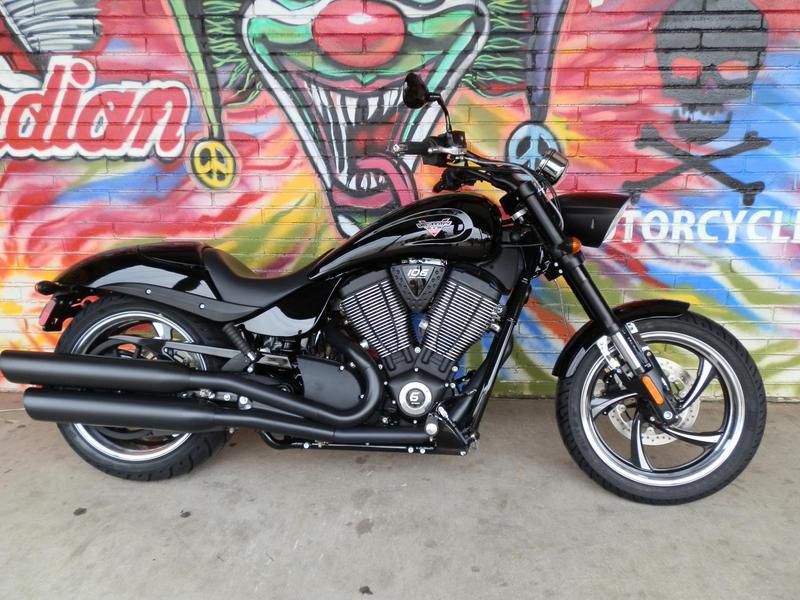 2013 victory hammer 8-ball  cruiser 