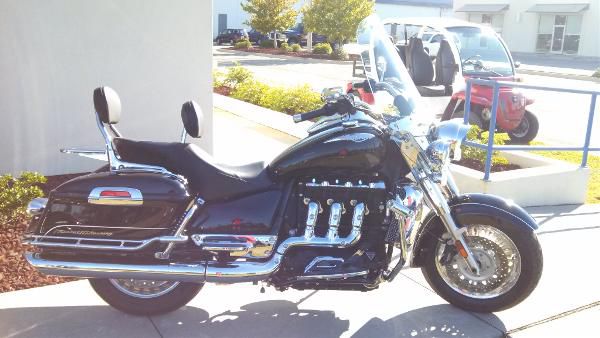 2010 triumph rocket iii touring