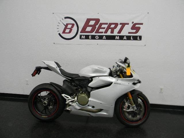 2013 Ducati 1199S Panigale S ABS Sportbike 