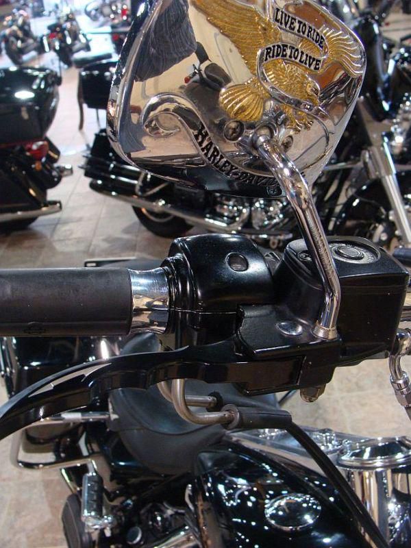 HARLEY-DAVIDSON 2000 FLHRI ROAD KING