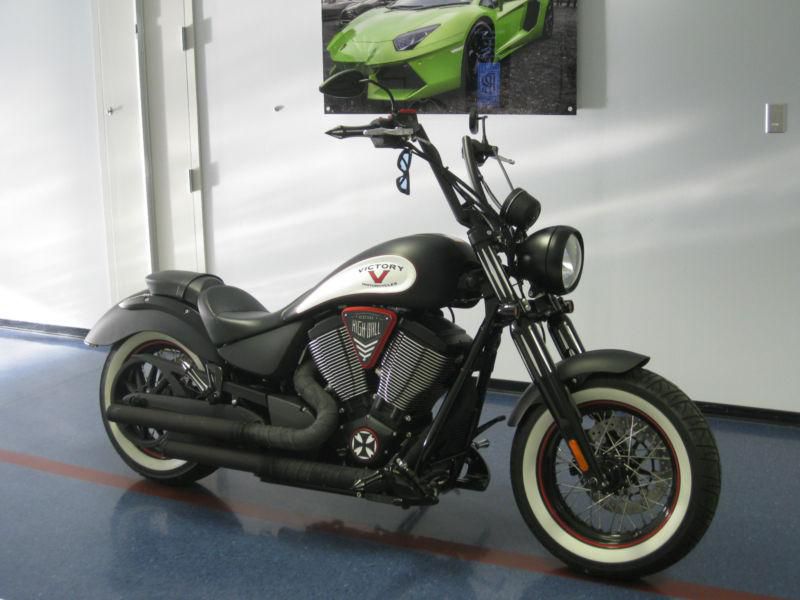 2012 VICTORY HIGHBALL HIGHLY CUSTOMIZED & MODIFIED - SHOW STOPPER
