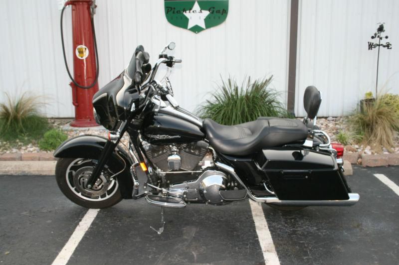 2006 harley davidson flhx street glide loaded with extras vance & hines