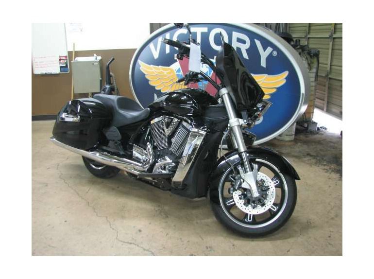 2011 Victory Cross Roads Core Custom 