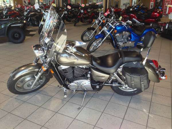 2006 honda shadow sabre (vt1100c2)