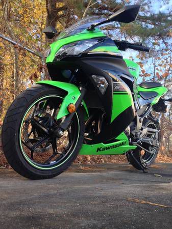 Brand new 2013 kawasaki ninja 300 *only 150 miles*