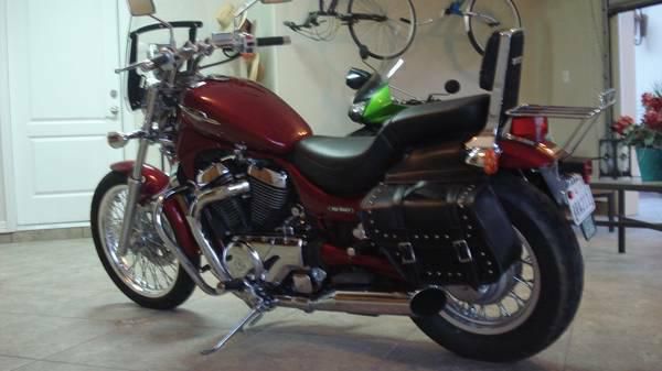 Suzuki boulevard s50 like new