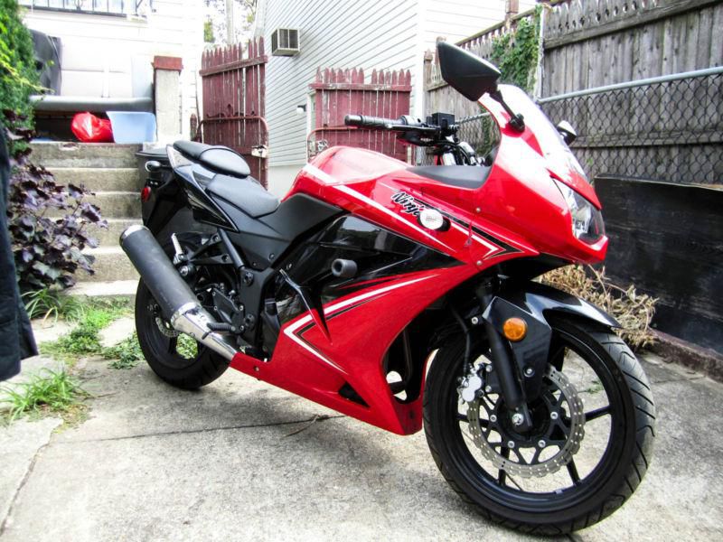 2012 Kawasaki Ninja 250, Red/Black, 2k miles, Excellent condition!
