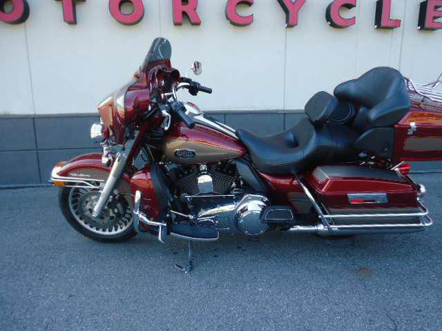 2009 Harley-Davidson FLHTCU Ultra Classic Electra Glide Touring 