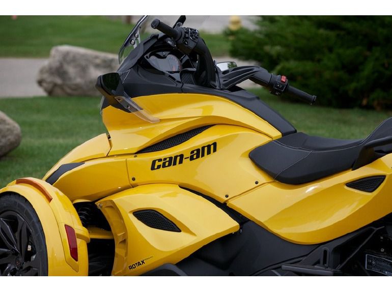 2013 Can-Am Spyder ST SE5 for sale on 2040-motos