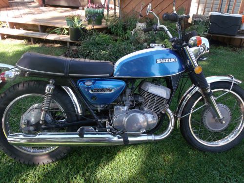 Suzuki two stroke cruiser