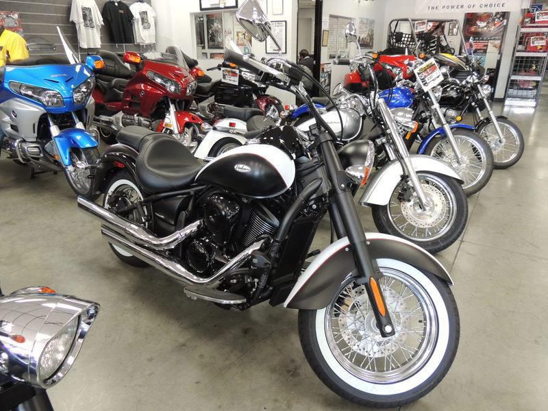 2013 Kawasaki Vulcan 900 Classic Cruiser 