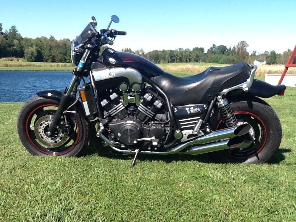 2006 yamaha vmax 1200 sportbike 