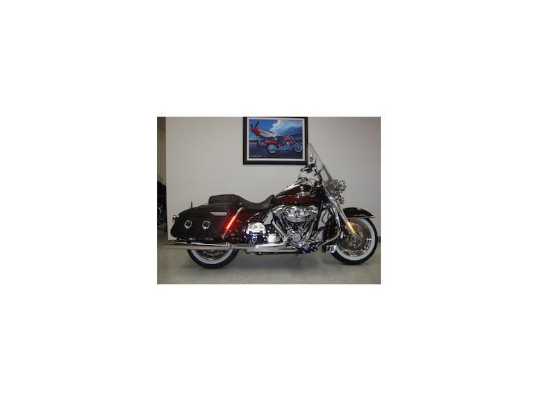 2011 Harley-Davidson Road King Classic FLHRC Touring 