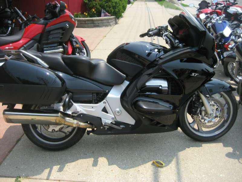 2006 Honda ST1300 LOTS OF ACCESSORIES!!! NO RESERVE!!!