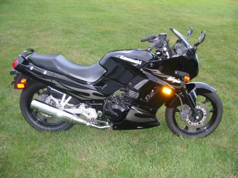 2006 kawasaki ninja 250r, black, low miles, clean.