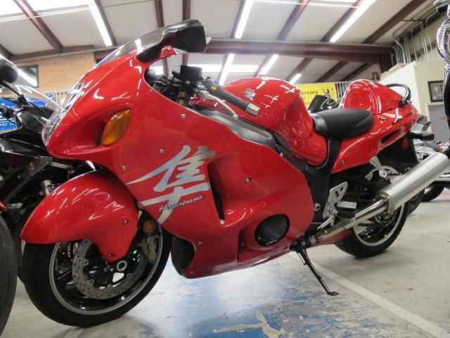 2004 suzuki gsx1300r  sportbike 