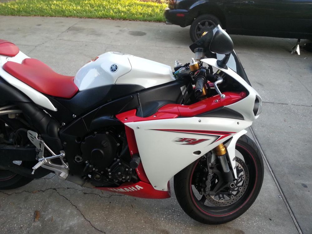 Buy 2009 Yamaha Yzf-R1 Sportbike on 2040-motos