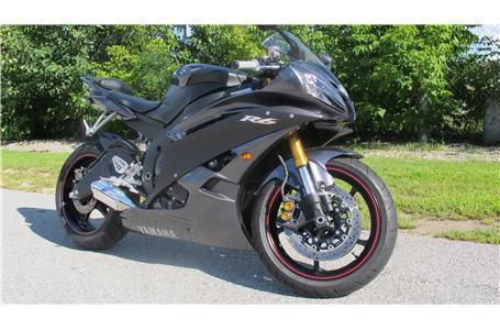 2007 Yamaha YZF-R6 Sportbike 