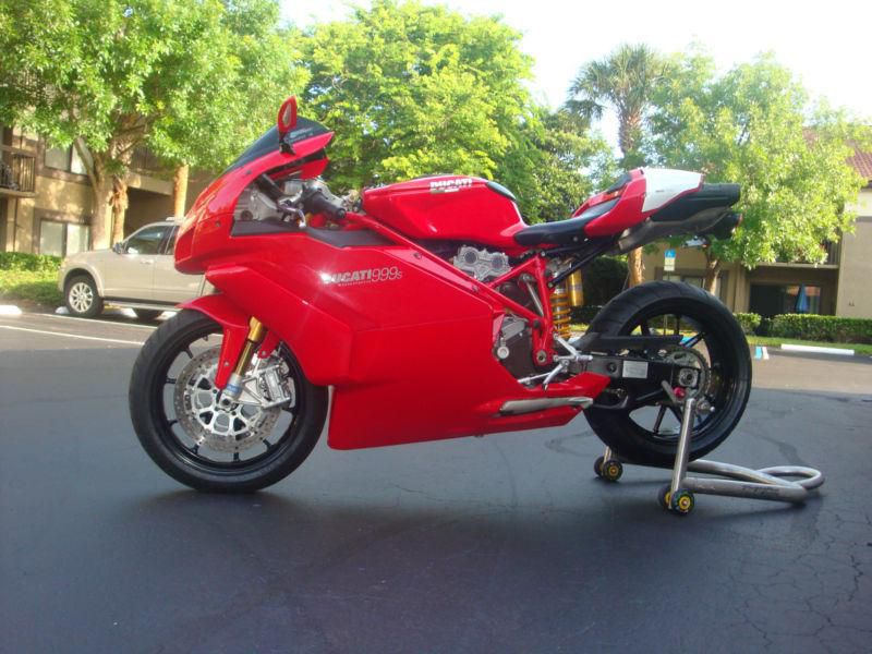 Ducati 999 S,2006,unmolested ,low miles,mainly stock with some carbon bits