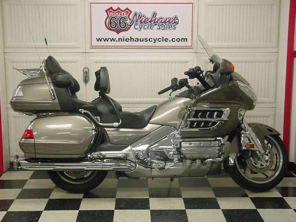 2006 honda gold wing premium audio (gl18p)  touring 