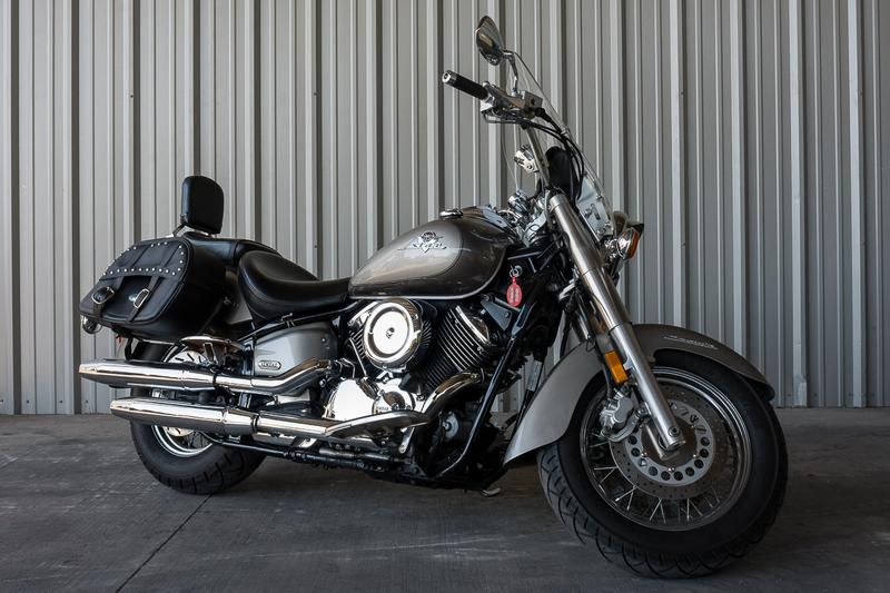 2002 Yamaha VSTAR 11OO 