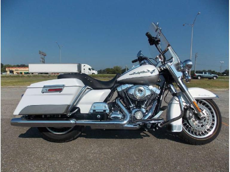 2009 harley-davidson flhr road king  touring 