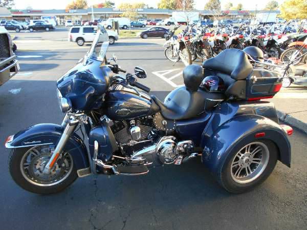 2009 harley davidson trike! tri glide ultra classic, low miles!