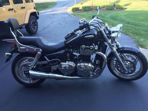 2010 triumph thunderbird