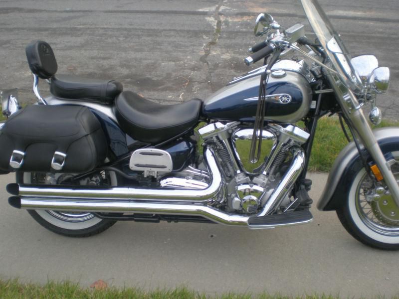 Yamaha roadstar  with the dallas cowboys colors