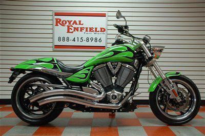 2010 VICTORY HAMMER WITH FLAMES LOW MILES NICE BIKE GREAT PRICE FINANCING CALL!!
