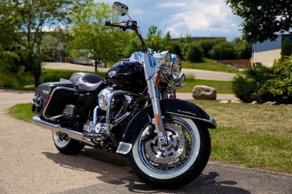 2011 Harley-Davidson FLHRC, FLHR, ROAD KING, ROAD KING CLASSIC Touring 