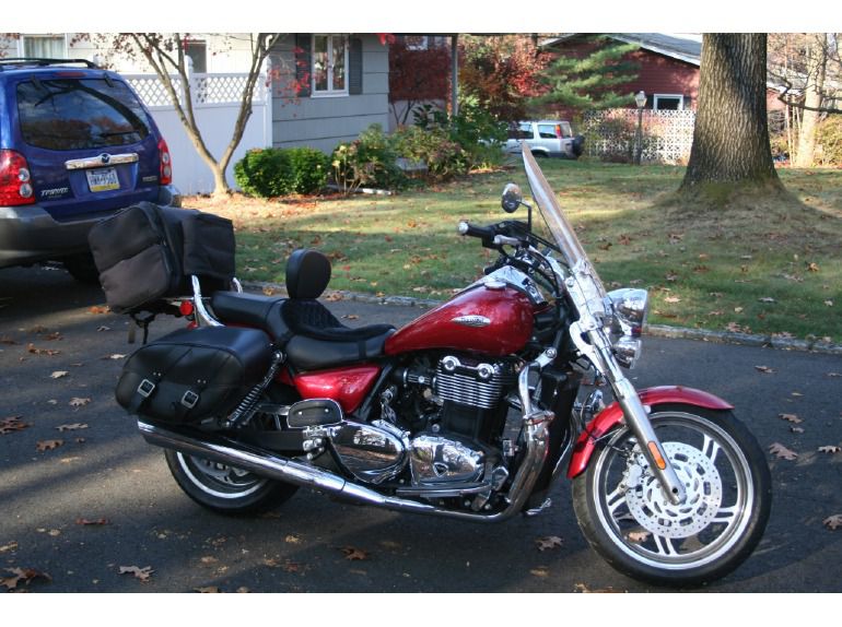 2010 Triumph Thunderbird ABS - CRANBERRY RED 