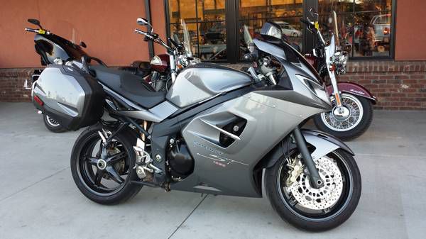 2008 triumph sprint st abs awesome bike!!!! low miles