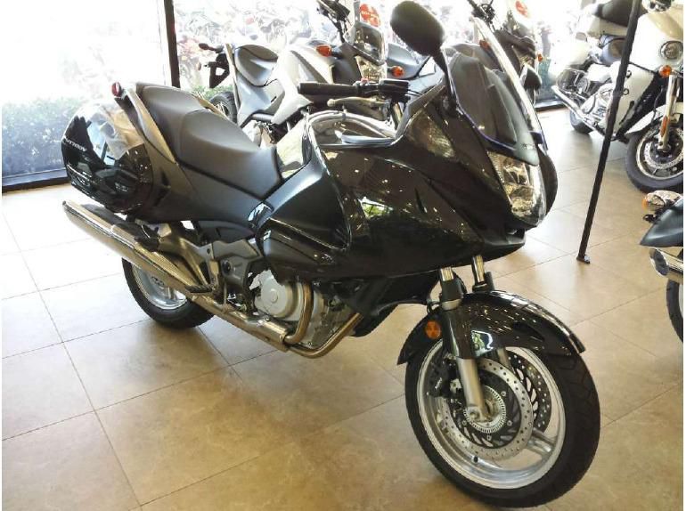 2011 honda nt700v (nt700va)  sport touring 