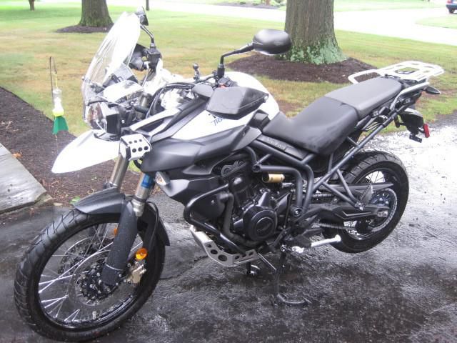 2013 triumph tiger 800 xc  like new condition.  very nice!