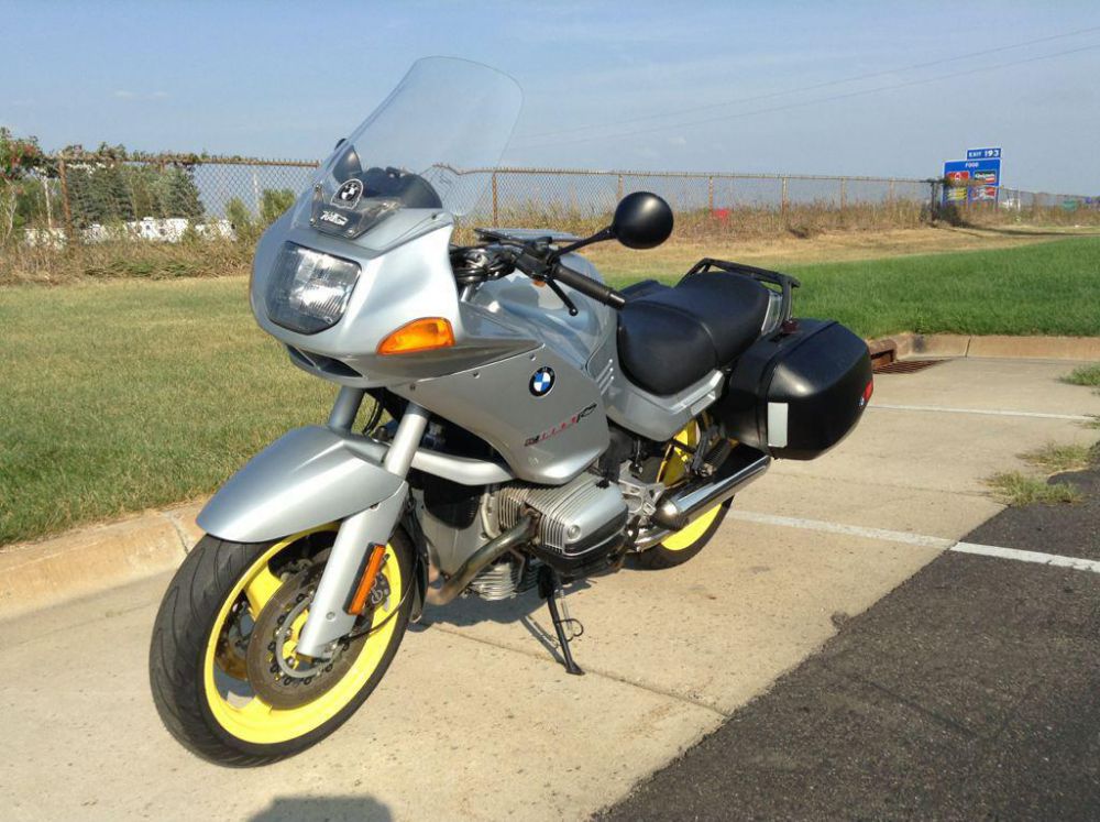 Buy 2000 BMW R1100RS Sport Touring on 2040-motos