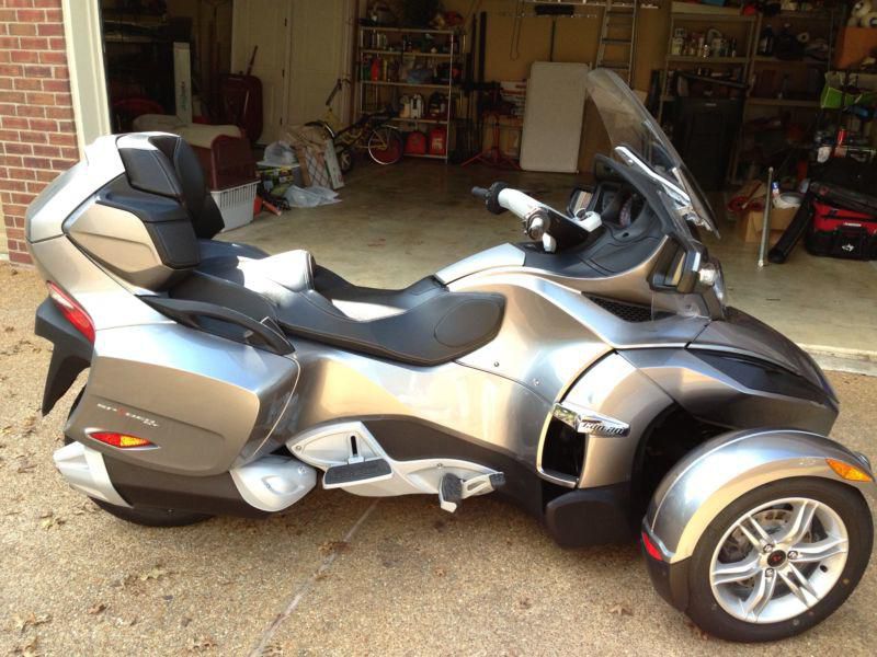 Can-Am RT SM5 2012 Only 534 miles, Like New, Warranty