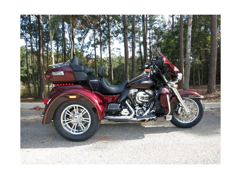 2014 Harley-Davidson FLHTCUTG TRI GLIDE ULTRA CLASSIC 