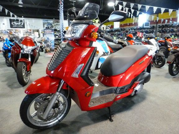 New 2009 kymco people 250 for sale.