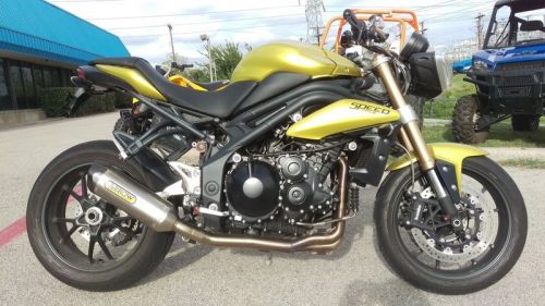 2013 triumph speed triple standard