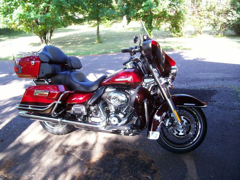 2012 Harley Davidson Electroglide Ultra Limited 900 miles