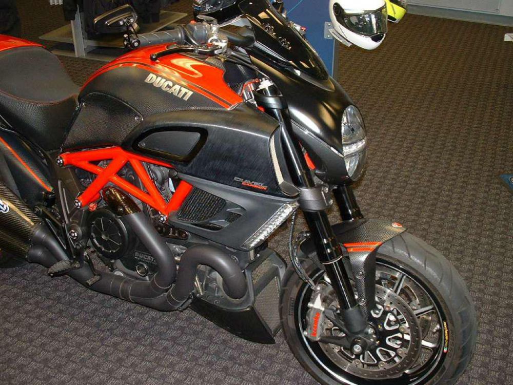 2011 Ducati Diavel Carbon Standard 