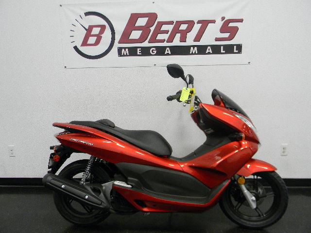 2013 honda pcx150  scooter 