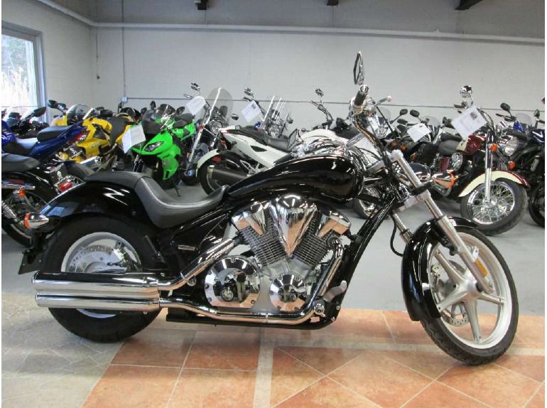 2010 honda sabre (vt1300cs) 