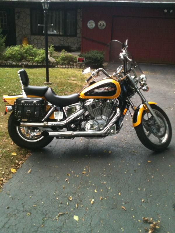 97 Honda Shadow 1100 Spirit (no reserve)