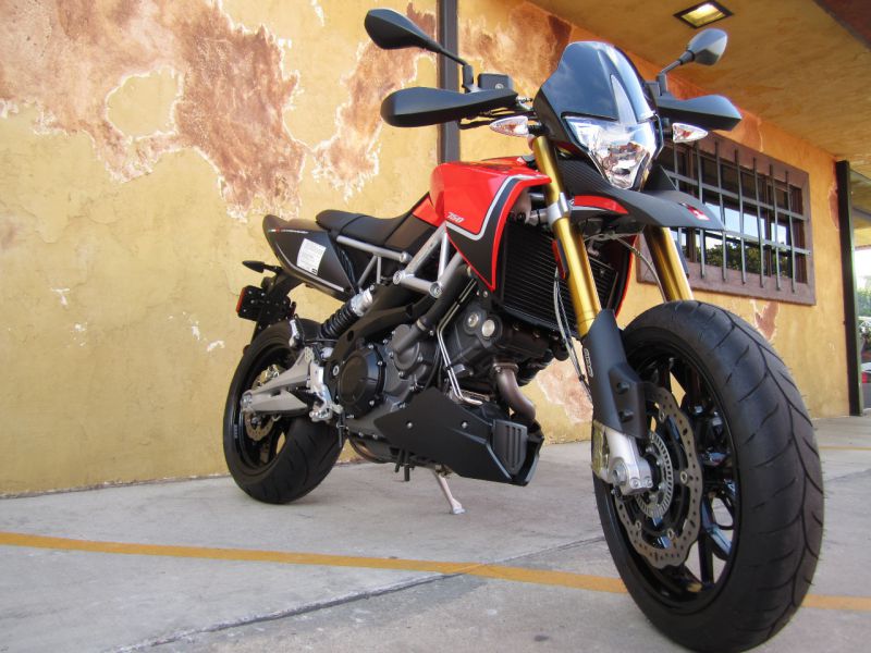 i want to sell my used 2014 Aprilia Dorsoduro 750 Abs Super bike