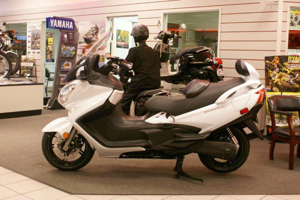 2013 suzuki burgman 650 exec  scooter 