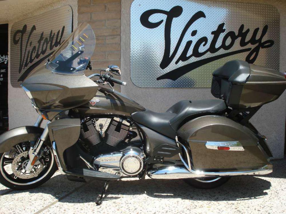 2013 victory cross country tour  touring 