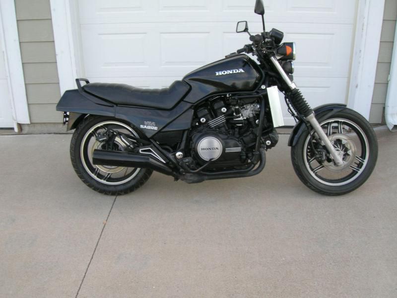 1985 honda v65 1100 cc sabre, sport bike, triple black, excellent conditon